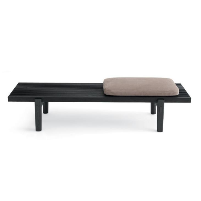 BB02 Bed bench with wood frame and soft cushion